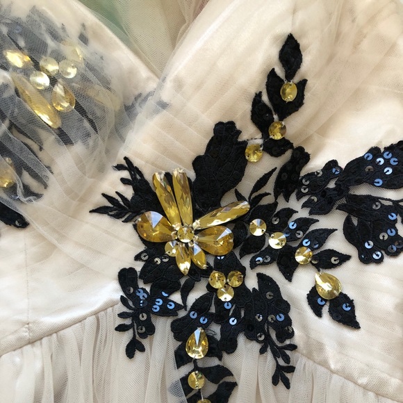 Alex and Sophia Windsor Dress - Picture 3 of 4